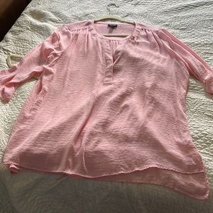 Like new 3/4 sleeve lightweight blouse
